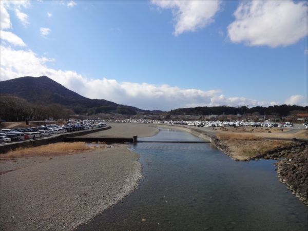 網のブログ-神宮側の川原