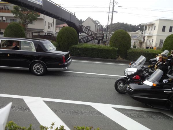 天皇陛下　伊勢の浦田にて