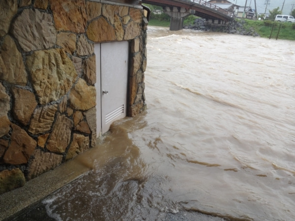 五十鈴川が氾濫