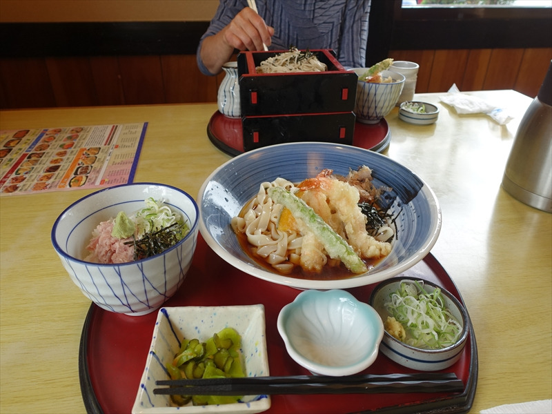 雨続きは母を連れて