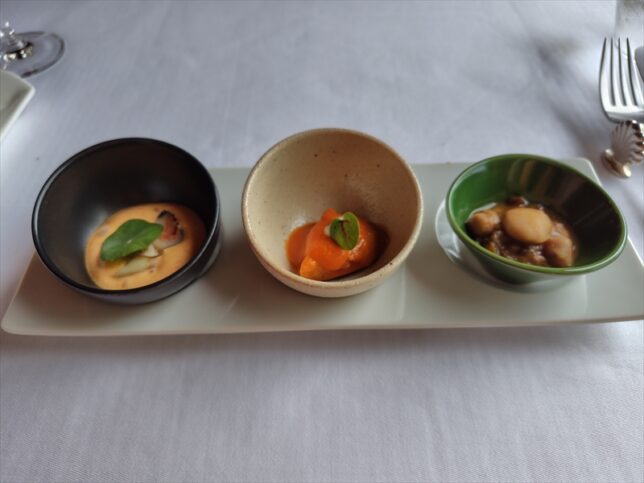 エスカベッチェ、カツヲのマルミタコ風、豆のミックス