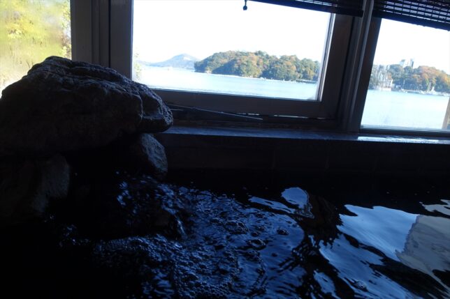 温泉から鳥羽の海を眺める