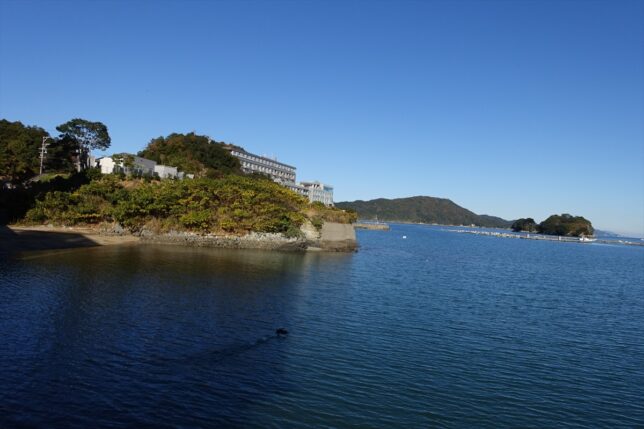 鳥羽の海を眺める