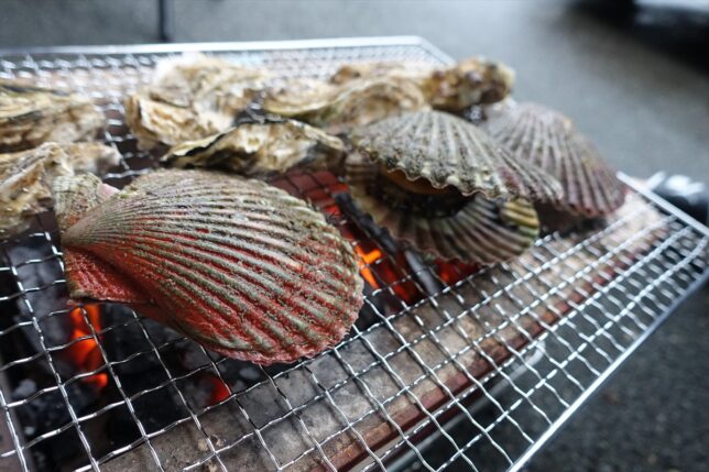 貝を焼き始める
