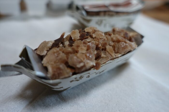 高瀬舟が岩石運搬船に