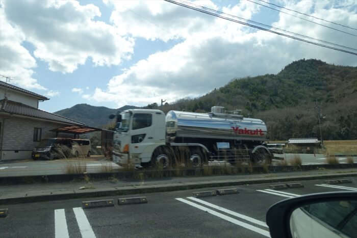 ヤクルトのタンクローリー
