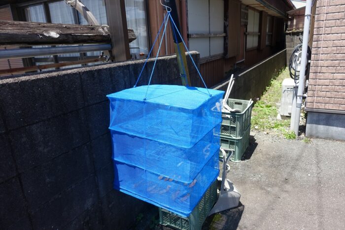 干し網に並べて